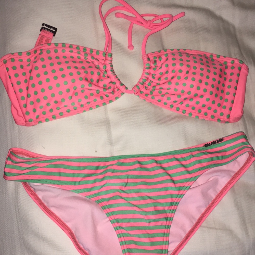NWOT Billabong bikini set